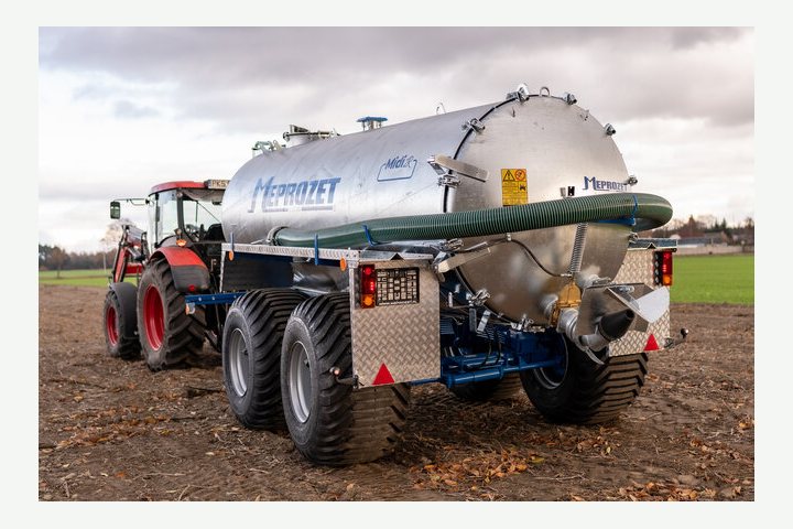 UAN PN-100 — 10&nbsp;705 l
